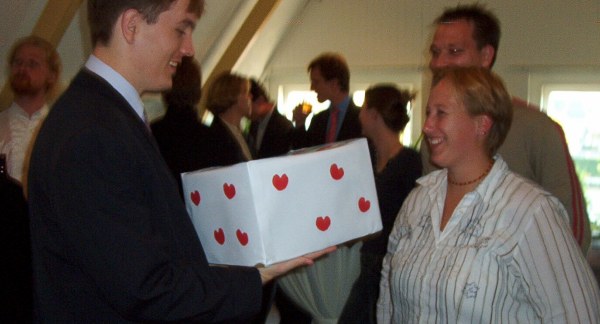 Present by Ettie & Gerben.